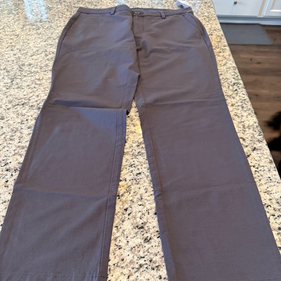 NWT Vineyard Vines Performance Pants Dark Night - 32x30 - Picture 1 of 7